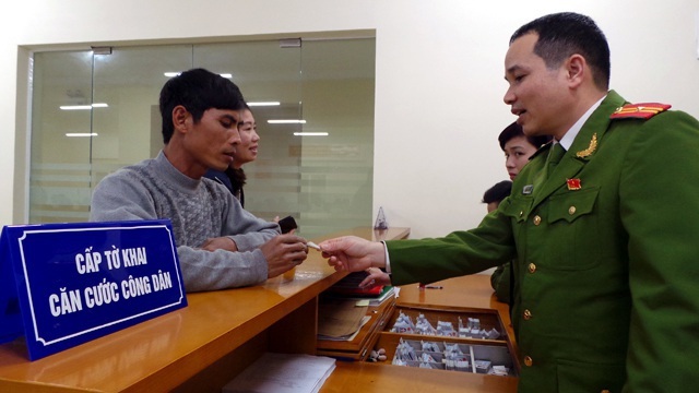 Dừng nhận hồ sơ cấp thẻ Căn cước công dân mã vạch và CMND 9 số - 1