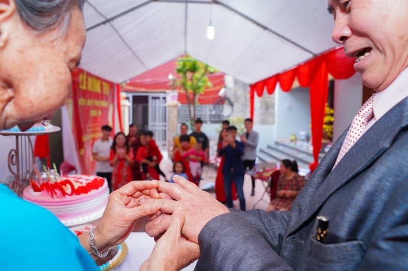 ca m do ng dam cuoi vang cua cu ba mac benh ung thu o ha noi