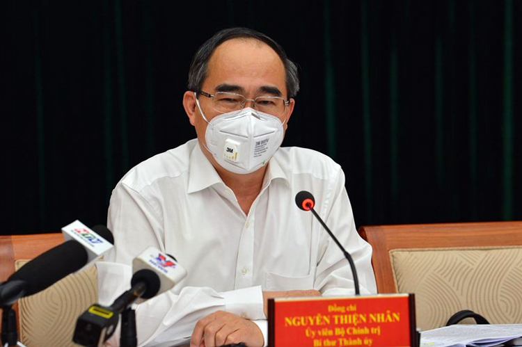 Ông Nguyễn Thiện Nhân phát biểu tại cuộc họp chiều 26/3. Ảnh: Trung tâm Báo chí TP HCM.