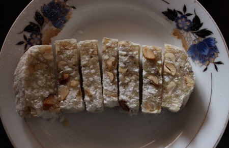 Bánh lòng chỉ có trên bàn thờ gia tiên trong dịp tết đón đón xuân