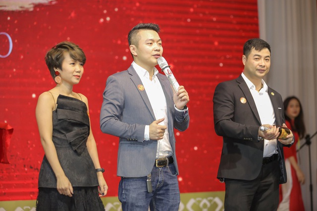 Thương hiệu Việt tổ chức gala cuối năm bằng 500 lá thư tay xúc động - Ảnh 4.