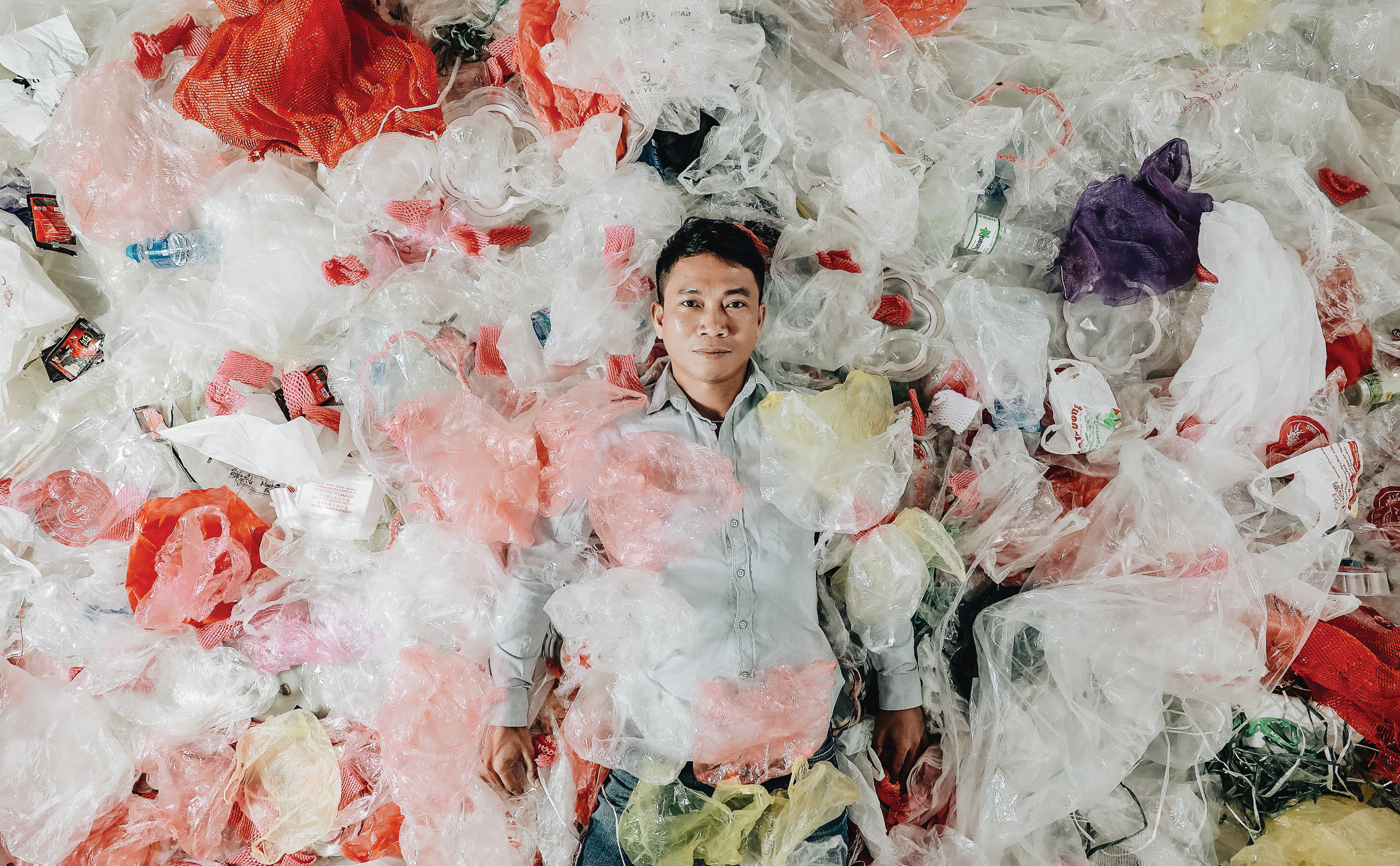 Hành trình cứu biển của nhiếp ảnh gia đi xe máy hơn 7.000km, chụp 3.000 bức ảnh về rác thải nhựa - Ảnh 16.