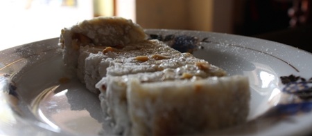 Bánh lòng chỉ có trên bàn thờ gia tiên trong dịp tết đón đón xuân