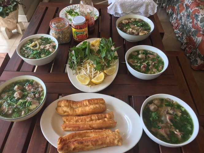 Phở trong bếp nhà: Những bí truyền ấm áp