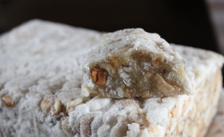 Bánh lòng chỉ có trên bàn thờ gia tiên trong dịp tết đón đón xuân