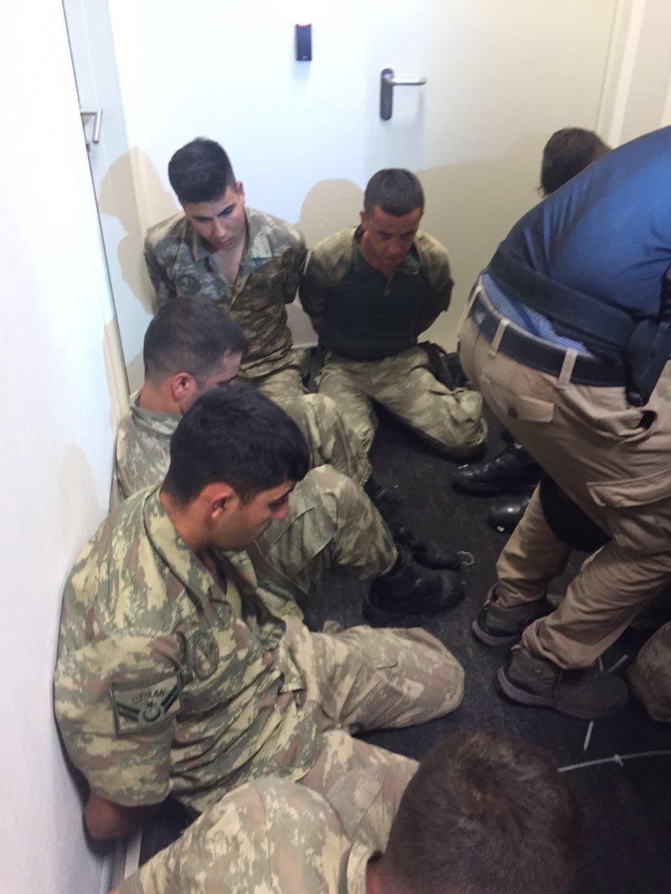 CncX8zbWgAAkvPi.jpg:large