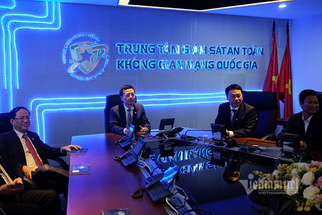 Soi nơi làm việc của Hieupc, Trung tâm Giám sát An toàn không gian mạng Quốc gia "ngầu" thế nào? - Ảnh 6.
