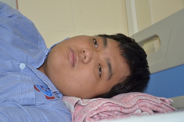 Thương cha đạp xích lô, cậu học trò nghèo nhiều lần bỏ viện chấp nhận cái chết! - 2