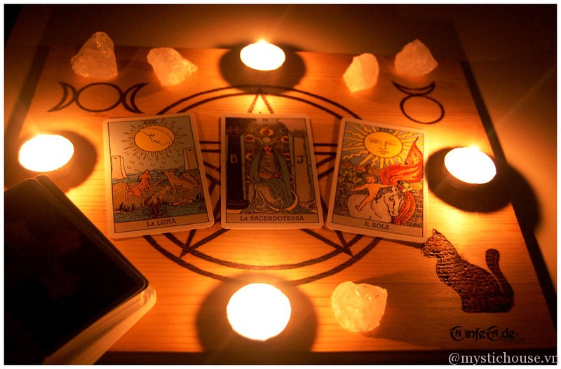 Bài Tarot là gì? - Nguồn gốc và các kiểu bài TAROT
