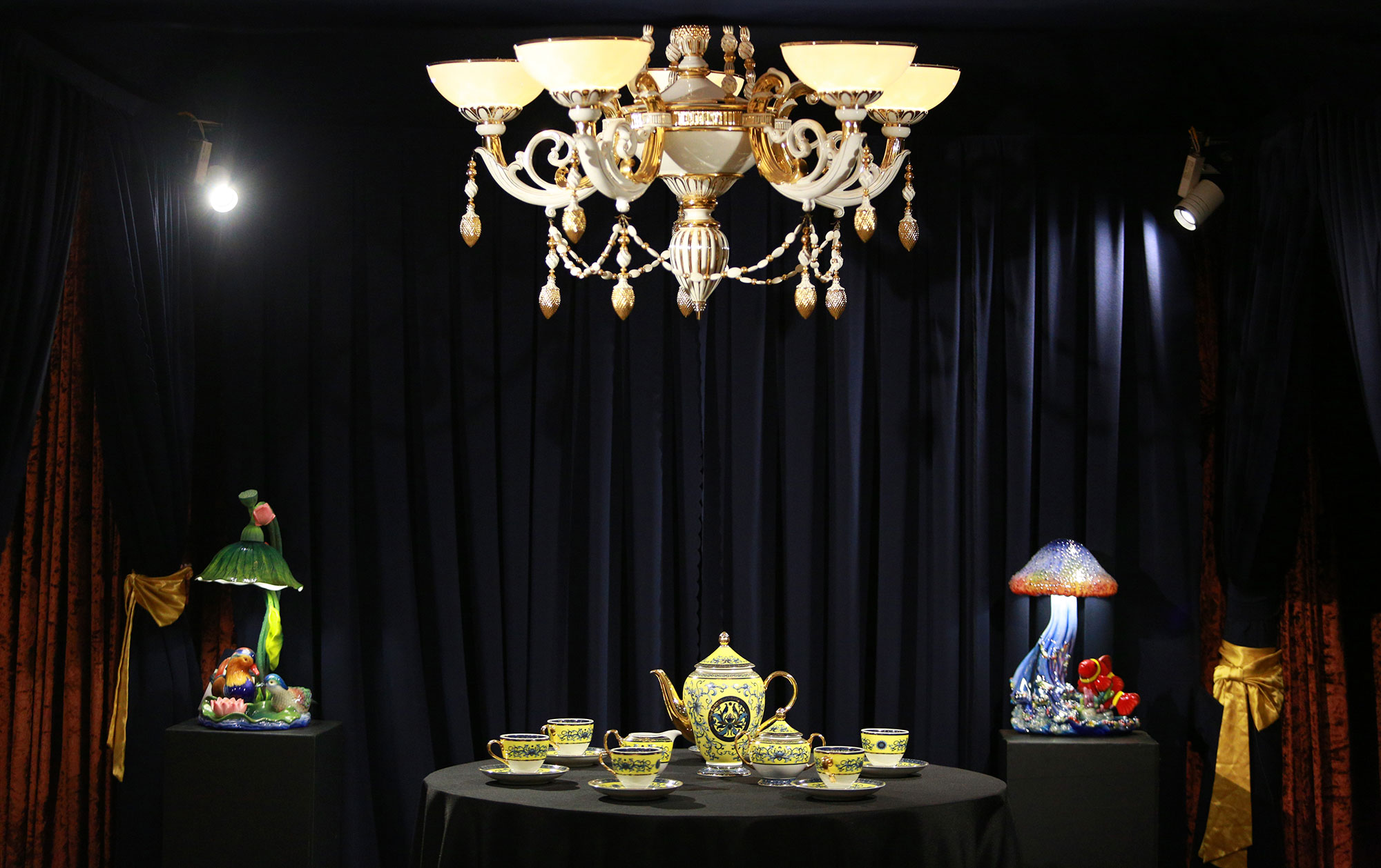 Cú mở đường máu của ông chủ Gốm sứ Minh Long và tâm nguyện kỳ lạ của người phụ nữ bán hàng bông - Ảnh 13.